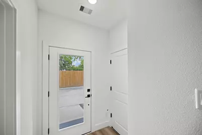 870 W Little York Road #D, Houston, TX 77091 - Photo 4