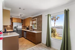 726 91st St, Galveston, TX 77554 - Photo 30