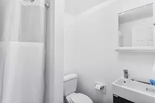 726 91st St, Galveston, TX 77554 - Photo 10