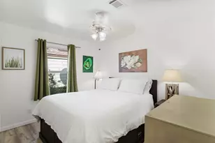 726 91st St, Galveston, TX 77554 - Photo 14