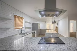 1213 W Jefferson St, Brenham, TX 77833 - Photo 6