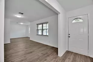 10513 Moorberry Ln, Houston, TX 77043 - Photo 4