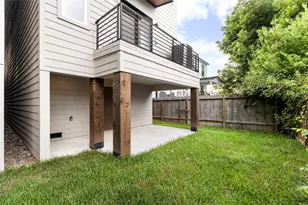 2216 Bringhurst St, Houston, TX 77026 - Photo 32
