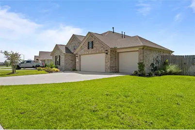 15322 Lake Front Drive, Mont Belvieu, TX 77523 - Photo 6
