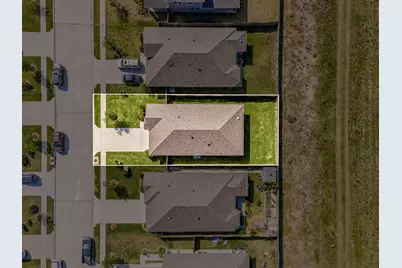 10402 Deussen Lane, Texas City, TX 77591 - Photo 32