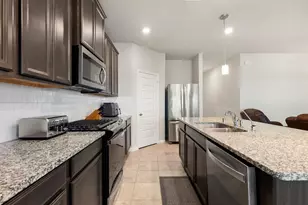 10402 Deussen Ln, Texas City, TX 77591 - Photo 8