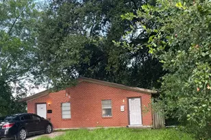 306 Lake Rd, Galveston, TX 77568 - Photo 1