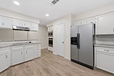 8022 Bayside Boulevard, Beach City, TX 77523 - Photo 10