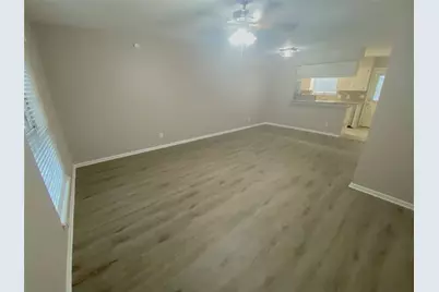 10122 Shadow Wood Drive #12, Houston, TX 77043 - Photo 6