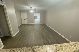 10122 Shadow Wood Dr, Houston, TX 77043 - Photo 4