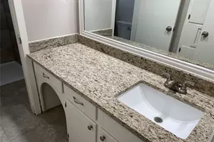10122 Shadow Wood Dr, Houston, TX 77043 - Photo 14