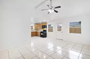 1303 Gamma St, Pasadena, TX 77504 - Photo 4