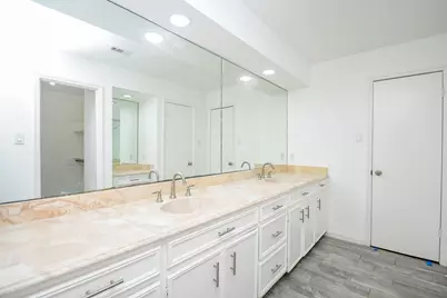 7822 Albin Lane, Houston, TX 77071 - Photo 18
