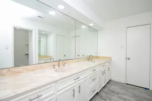 7822 Albin Ln, Houston, TX 77071 - Photo 18