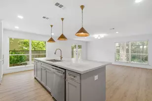 2 Crescent Falls Ct, The Woodlands, TX 77381 - Photo 6