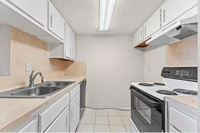 7200 Clarewood Drive #1805, Houston, TX 77036 - Photo 8