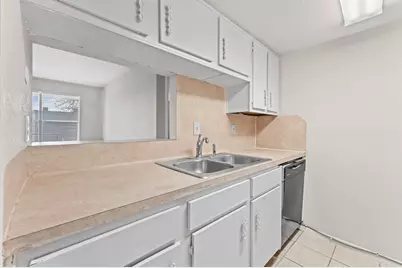 7200 Clarewood Drive #1805, Houston, TX 77036 - Photo 10