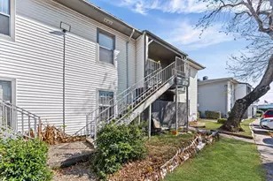 7200 Clarewood Dr, Houston, TX 77036 - Photo 2