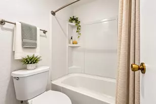9707 Richmond Ave, Houston, TX 77042 - Photo 22