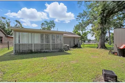 1911 Thonig Road, Houston, TX 77055 - Photo 4