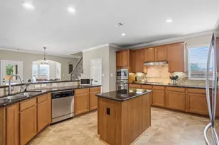 10458 Waterstone Estates Court, Tomball, TX 77375 - Photo 14