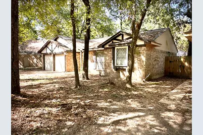 18 Brookflower Road, The Woodlands, TX 77380 - Photo 2