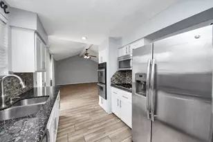 5954 Beaudry Dr, Houston, TX 77035 - Photo 16