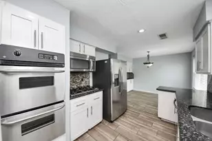 5954 Beaudry Dr, Houston, TX 77035 - Photo 12