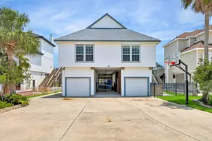 506 Westerly Dr, Tiki Island, TX 77554 - Photo 1