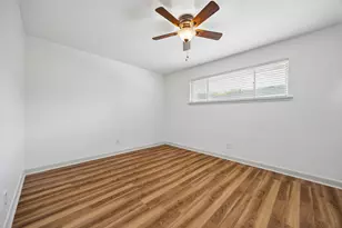 4126 Martinshire Dr, Houston, TX 77025 - Photo 12