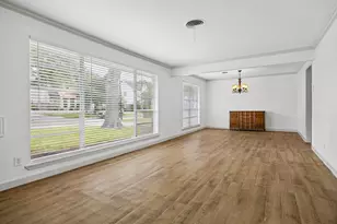 4126 Martinshire Dr, Houston, TX 77025 - Photo 2
