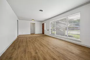 4126 Martinshire Dr, Houston, TX 77025 - Photo 6