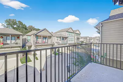 10949 Cannes Memorial Drive, Houston, TX 77043 - Photo 10