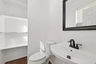 10949 Cannes Memorial Dr, Houston, TX 77043 - Photo 20