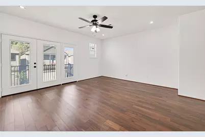 10949 Cannes Memorial Drive, Houston, TX 77043 - Photo 8