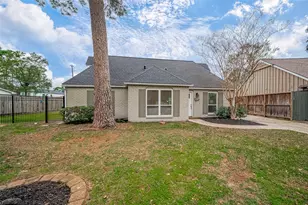 1739 Nocturne Ln, Houston, TX 77043 - Photo 4