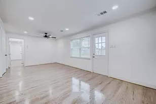 1739 Nocturne Ln, Houston, TX 77043 - Photo 16