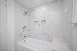 1739 Nocturne Ln, Houston, TX 77043 - Photo 26
