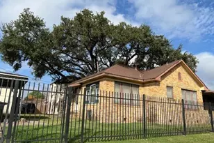 4442 Leeland St, Houston, TX 77023 - Photo 2