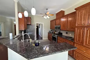308 Williamsburg Ave, Clute, TX 77531 - Photo 12