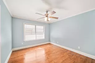 9015 Bintliff Dr, Houston, TX 77074 - Photo 10