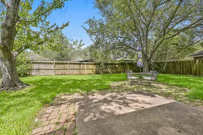 2714 Safe Harbour Circle, Friendswood, TX 77546 - Photo 32