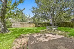 2714 Safe Harbour Circle, Friendswood, TX 77546 - Photo 32