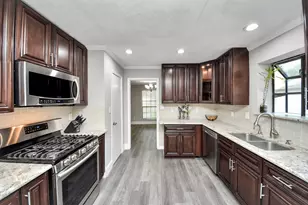 1306 Carriage Dr, Richmond, TX 77406 - Photo 10