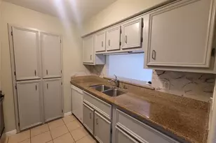 215 Postoffice, Galveston, TX 77550 - Photo 14