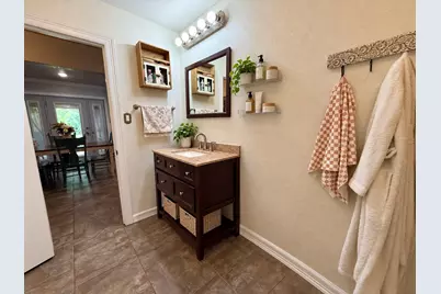 809 E Hamilton Street, West Columbia, TX 77486 - Photo 24