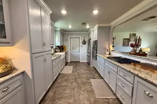 809 E Hamilton St, West Columbia, TX 77486 - Photo 8