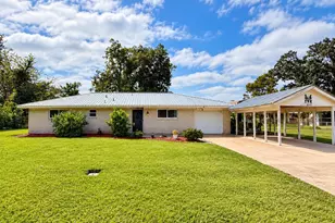 809 E Hamilton St, West Columbia, TX 77486 - Photo 1