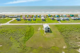 2631 Bluewater Hwy, Surfside Beach, TX 77541 - Photo 4