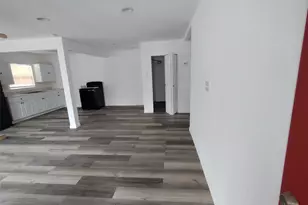 1302 W 6th St, Freeport, TX 77541 - Photo 6